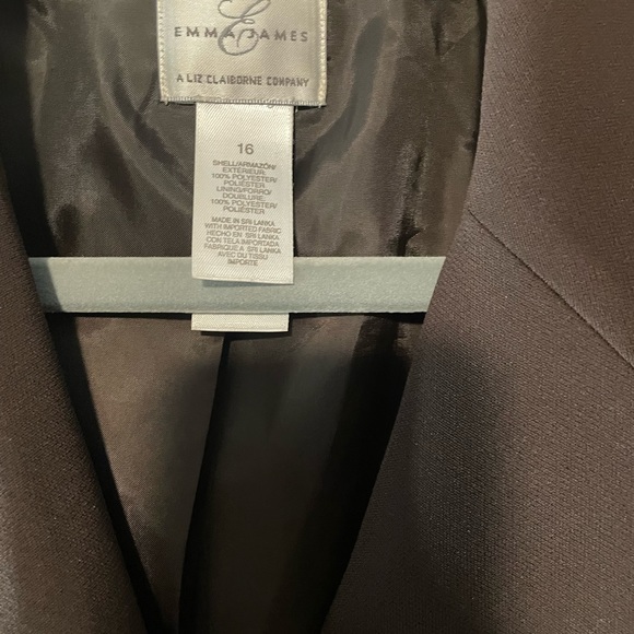 2-Piece Peplum Blazer & slim Skirt w/accordion bottom detail. Emma James Sz 16 - Picture 5 of 7